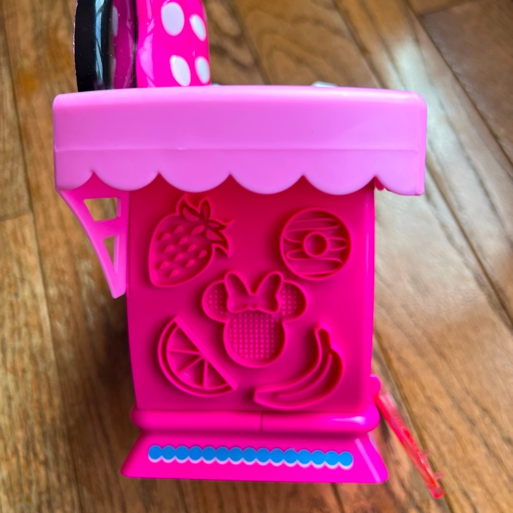 Minnie play dough shaper